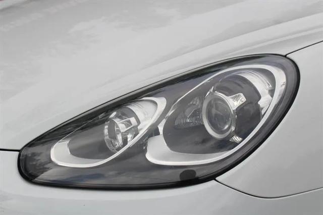 2016 Porsche Cayenne Base