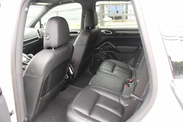2016 Porsche Cayenne Base