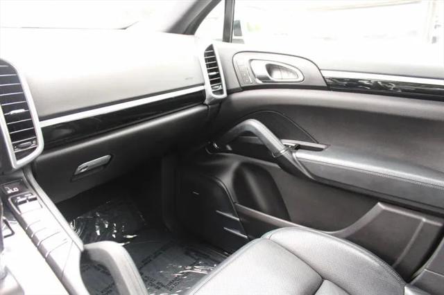 2016 Porsche Cayenne Base