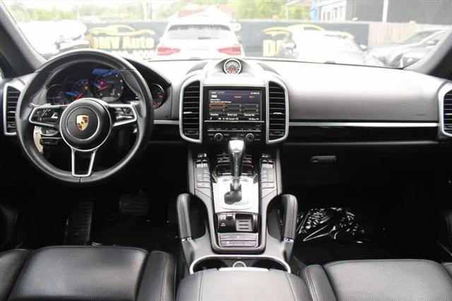 2016 Porsche Cayenne Base
