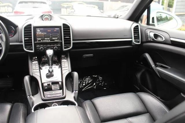 2016 Porsche Cayenne Base