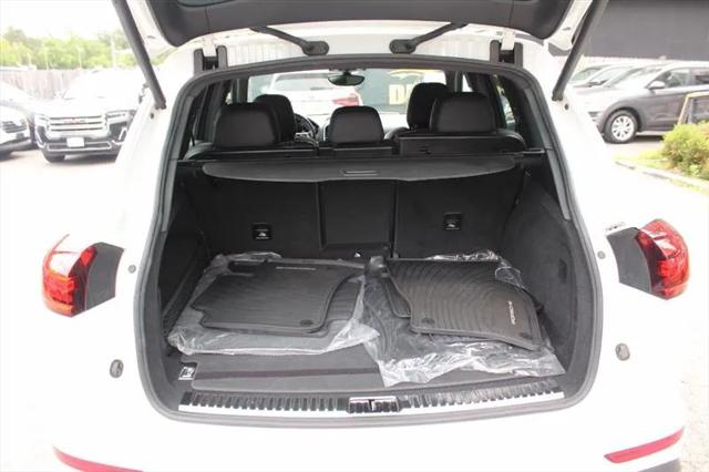 2016 Porsche Cayenne Base