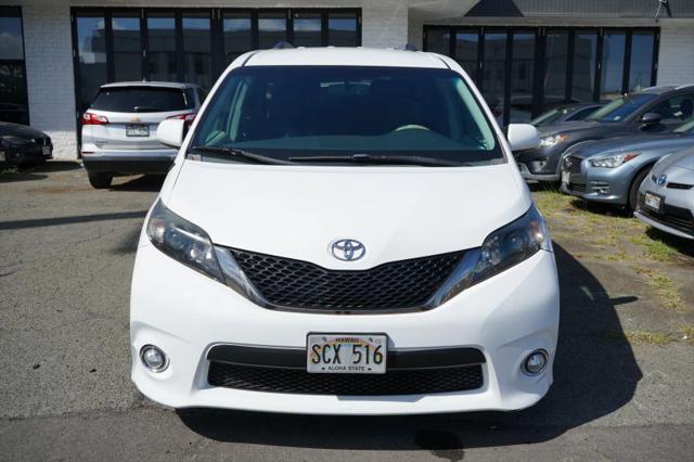 2014 Toyota Sienna SE 8 Passenger