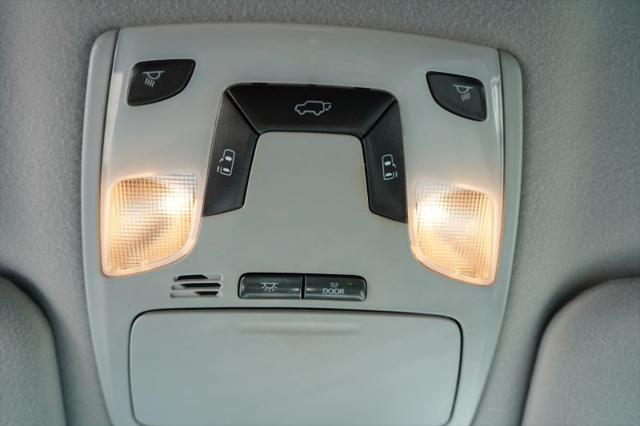 2014 Toyota Sienna SE 8 Passenger