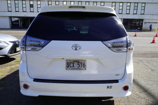 2014 Toyota Sienna SE 8 Passenger