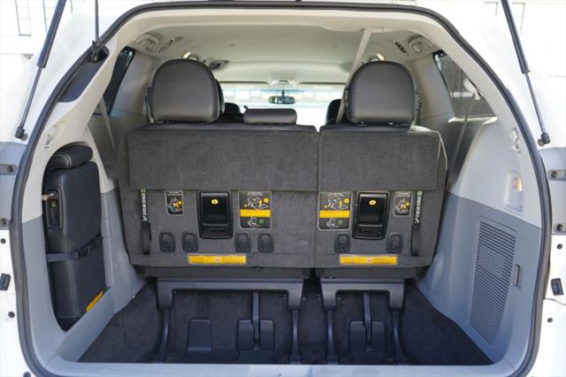 2014 Toyota Sienna SE 8 Passenger