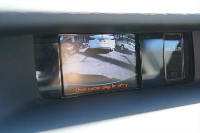 2014 Toyota Sienna SE 8 Passenger