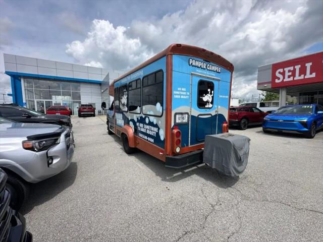 2006 Ford E-350 Cutaway Base
