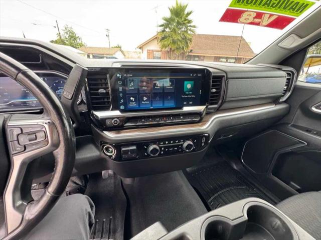 2023 Chevrolet Silverado 1500 4WD Crew Cab Standard Bed LT