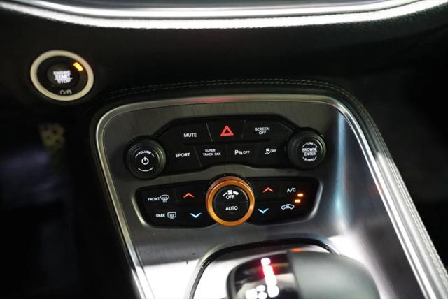 2017 Dodge Challenger 392 Hemi Scat Pack Shaker