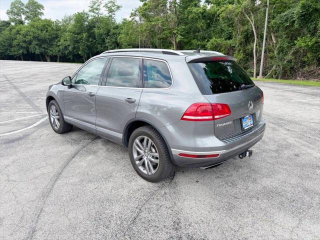 2016 Volkswagen Touareg VR6 Lux