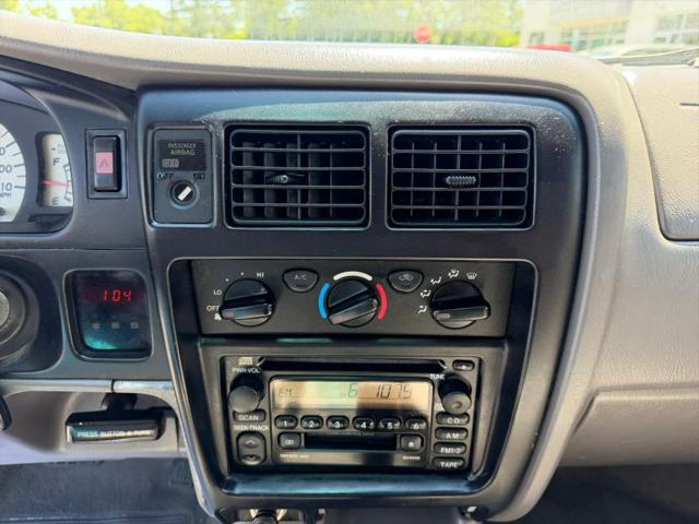 2002 Toyota Tacoma Base V6