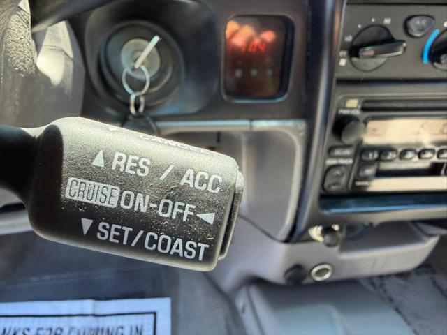 2002 Toyota Tacoma Base V6