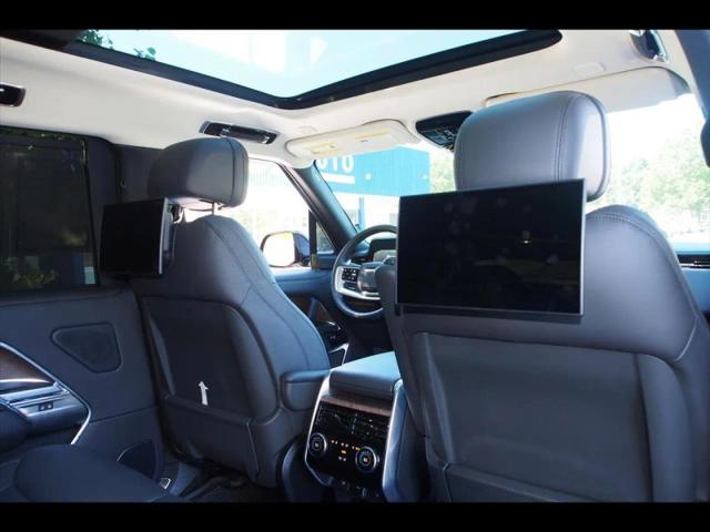 2025 Land Rover Range Rover P530 SE 7 Seat