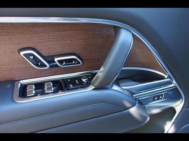 2025 Land Rover Range Rover P530 SE 7 Seat