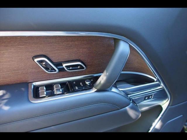 2025 Land Rover Range Rover P530 SE 7 Seat