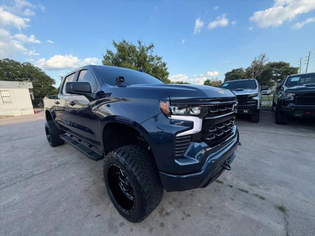 2022 Chevrolet Silverado 1500 4WD Crew Cab Short Bed Custom