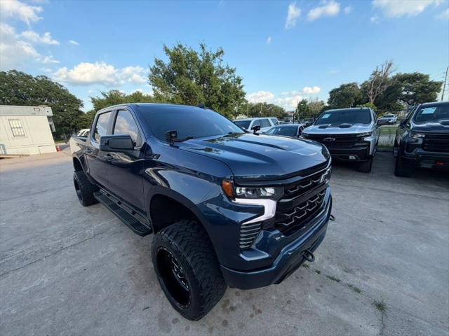 2022 Chevrolet Silverado 1500 4WD Crew Cab Short Bed Custom