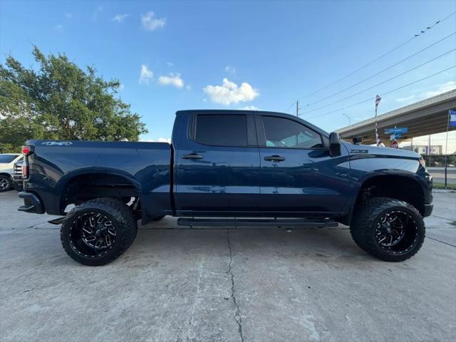 2022 Chevrolet Silverado 1500 4WD Crew Cab Short Bed Custom