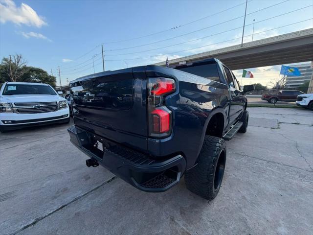 2022 Chevrolet Silverado 1500 4WD Crew Cab Short Bed Custom