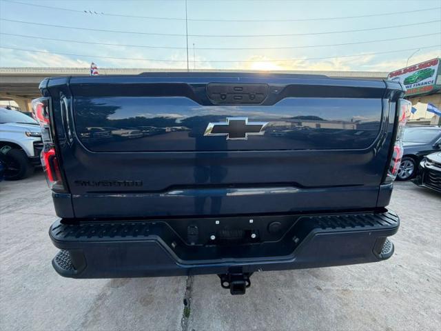 2022 Chevrolet Silverado 1500 4WD Crew Cab Short Bed Custom