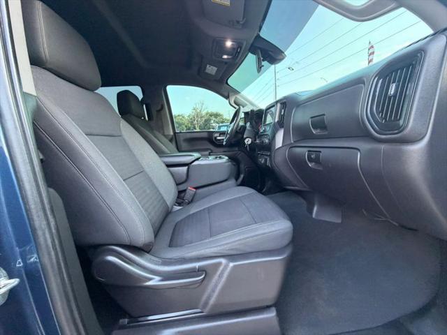 2022 Chevrolet Silverado 1500 4WD Crew Cab Short Bed Custom
