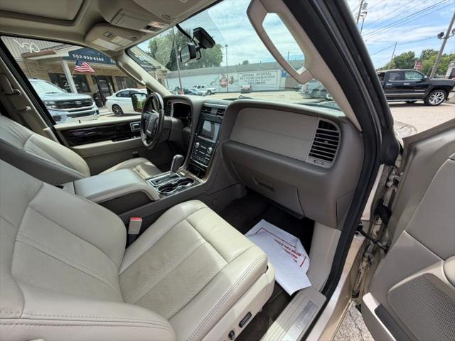 2017 Lincoln Navigator Select