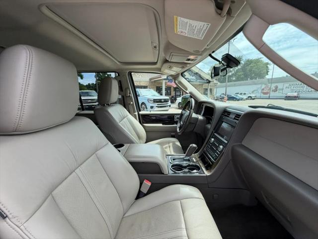 2017 Lincoln Navigator Select