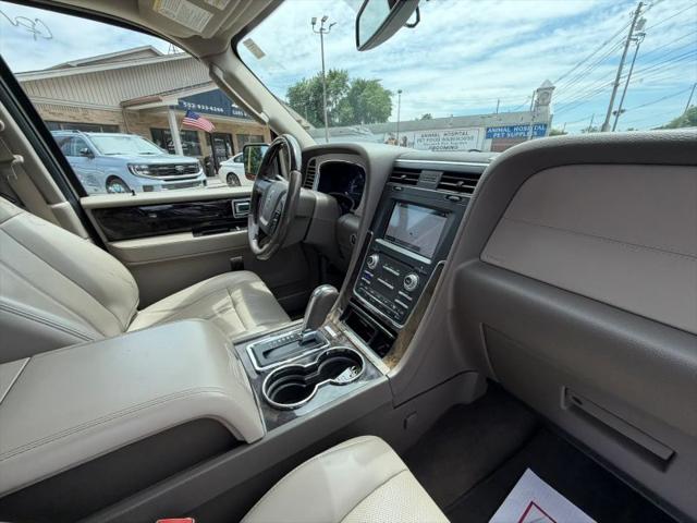 2017 Lincoln Navigator Select