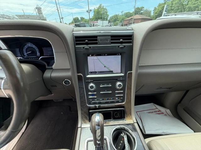 2017 Lincoln Navigator Select