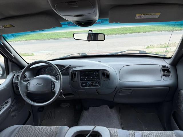 2002 Ford F-150 Base