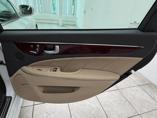 2012 Hyundai Equus Signature