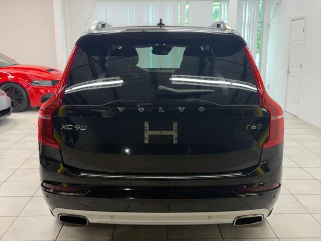 2016 Volvo XC90 T6 Momentum