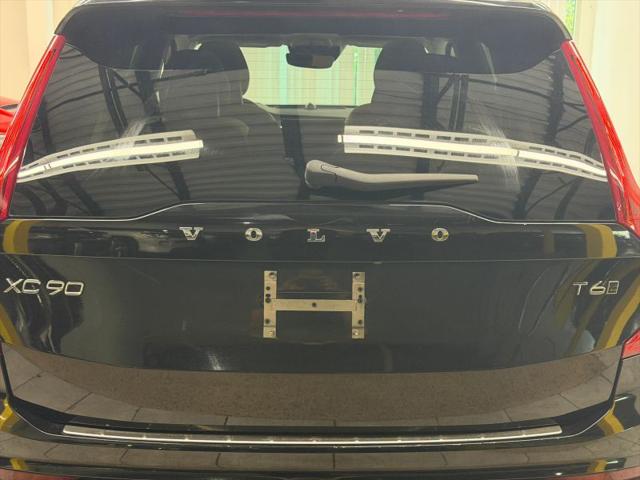 2016 Volvo XC90 T6 Momentum