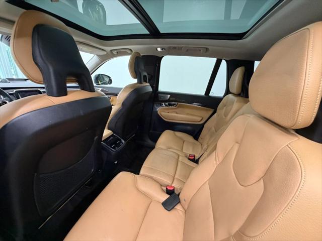 2016 Volvo XC90 T6 Momentum