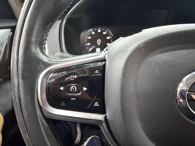 2016 Volvo XC90 T6 Momentum