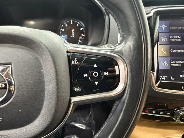 2016 Volvo XC90 T6 Momentum