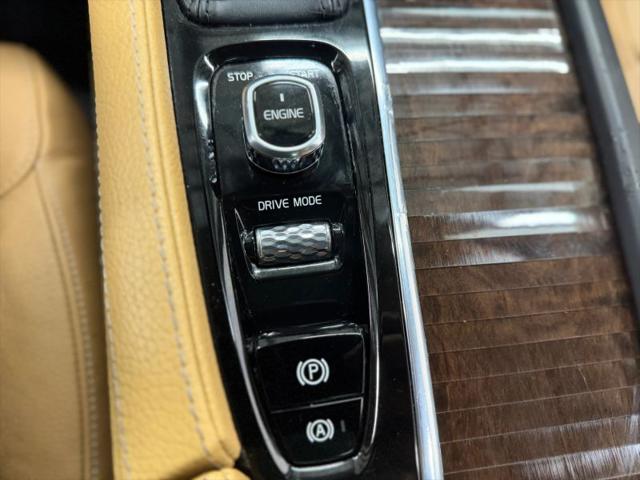 2016 Volvo XC90 T6 Momentum