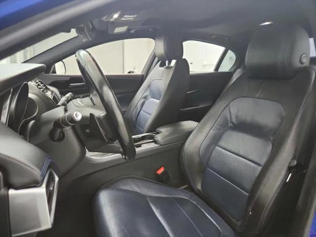 2017 Jaguar XE 35t R-Sport