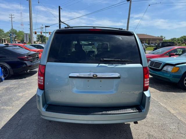 2010 Chrysler Town & Country Touring
