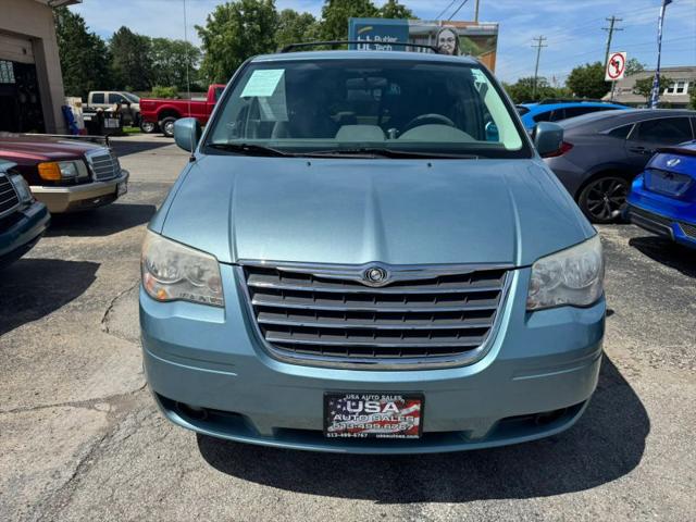 2010 Chrysler Town & Country Touring