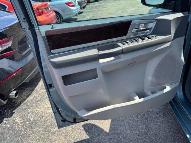 2010 Chrysler Town & Country Touring