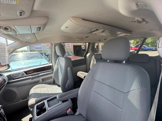 2010 Chrysler Town & Country Touring