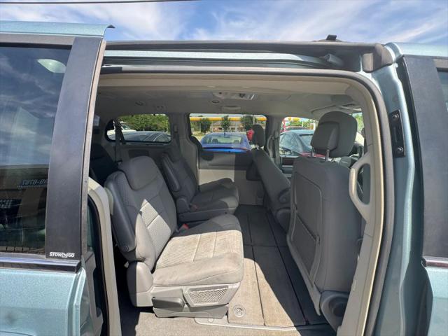 2010 Chrysler Town & Country Touring