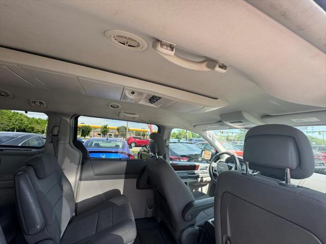 2010 Chrysler Town & Country Touring
