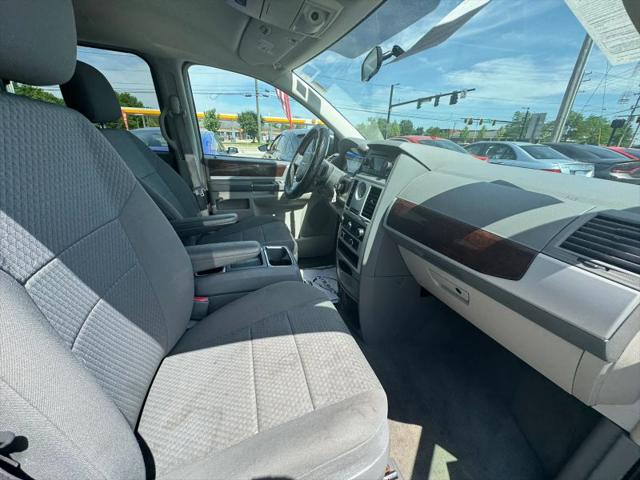 2010 Chrysler Town & Country Touring