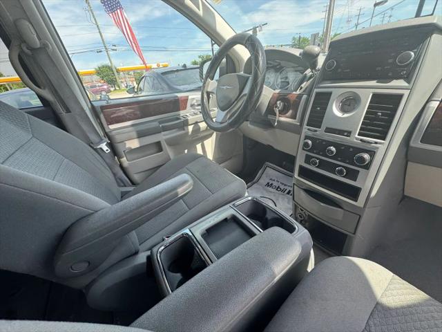 2010 Chrysler Town & Country Touring