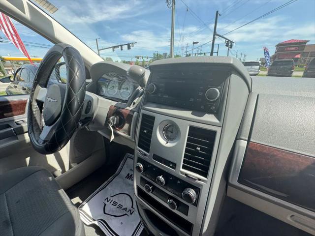 2010 Chrysler Town & Country Touring