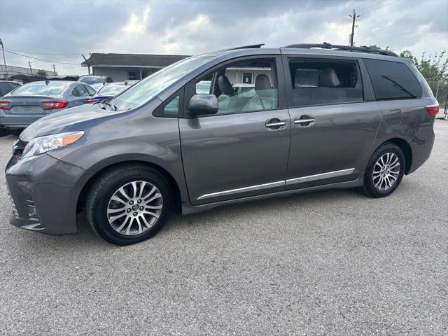 2019 Toyota Sienna XLE 8 Passenger