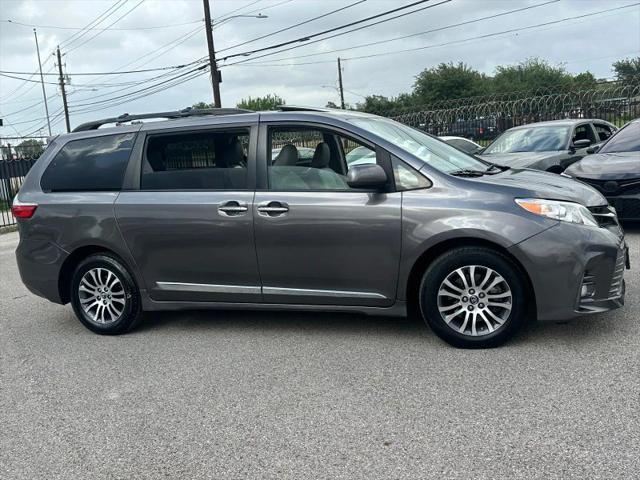 2019 Toyota Sienna XLE 8 Passenger